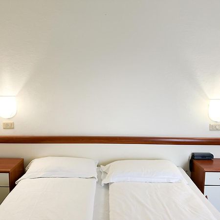 Hotel Bristol リーヴァ・デル・ガルダ エクステリア 写真