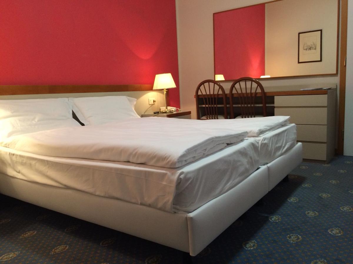 Hotel Bristol リーヴァ・デル・ガルダ エクステリア 写真